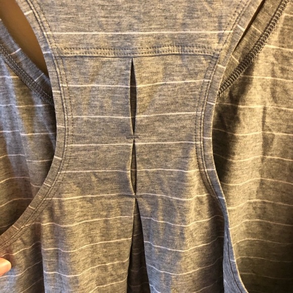 Lululemon Love Tank Size 12 - Picture 2 of 2